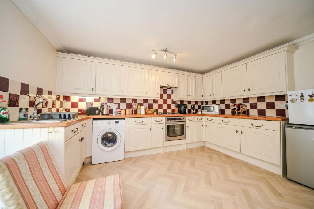 Apartment in North Norfolk, Cromer - View 3