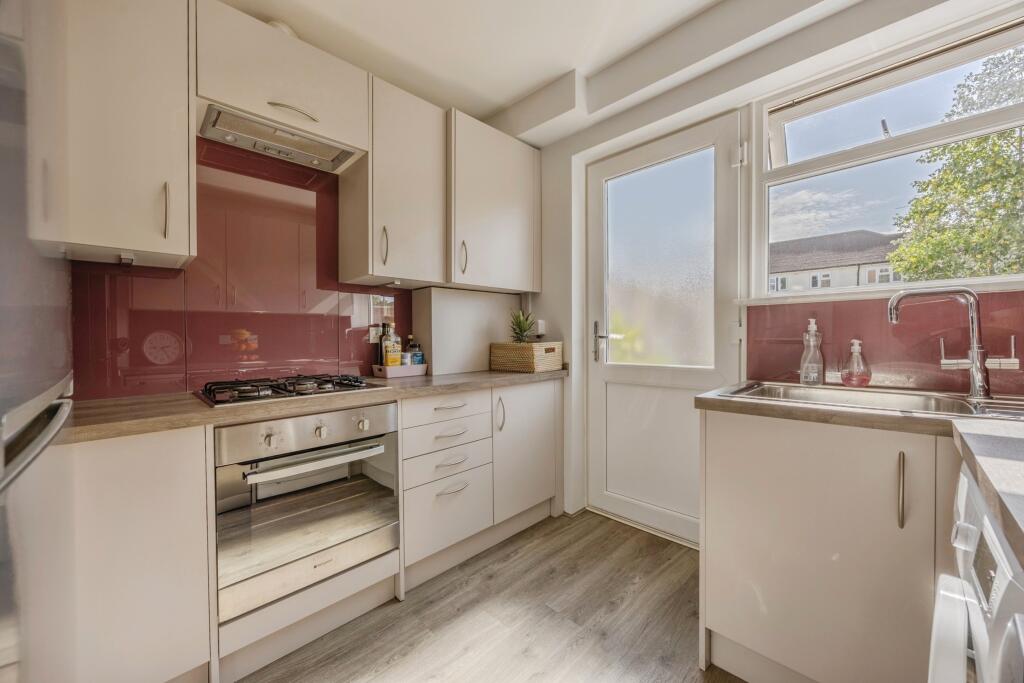 Apartment in London - More
