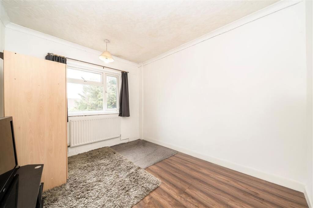 House in London - View 5