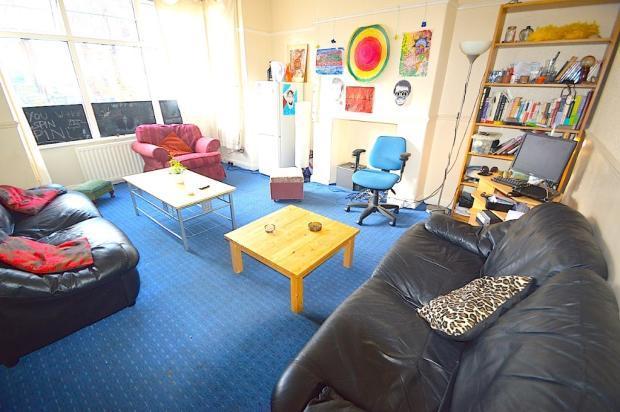 House in Leeds, West Yorkshire - View 3