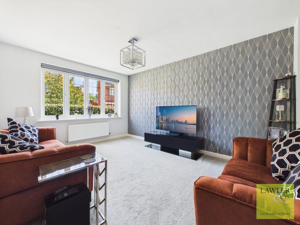 Peterfield Way, Poynton, Stockport, Cheshire, SK12 1BD photo 4