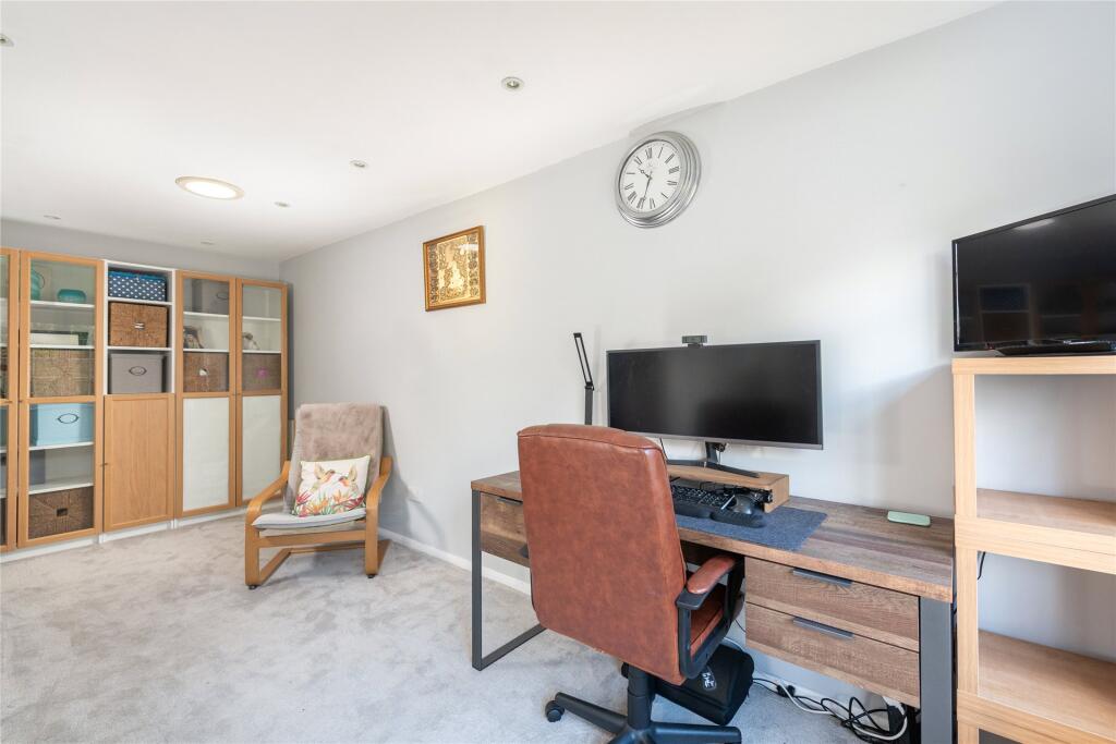 House in North Crawley, City of Milton Keynes - View 4