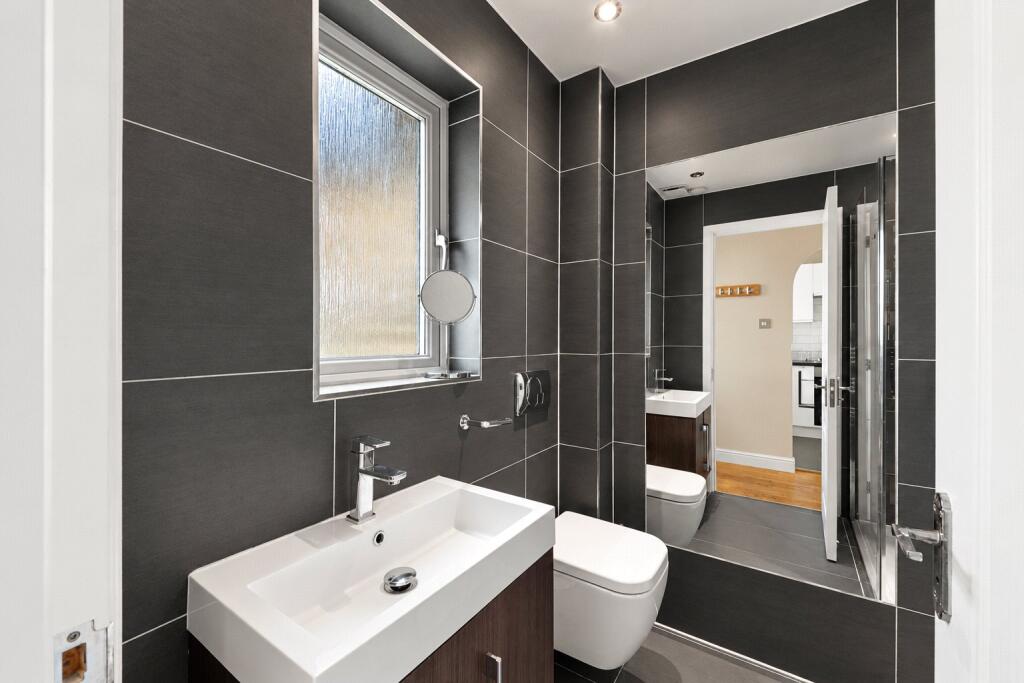 Apartment in Southall - View 5