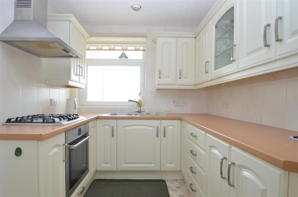 Mizzymead Rise, Nailsea - More