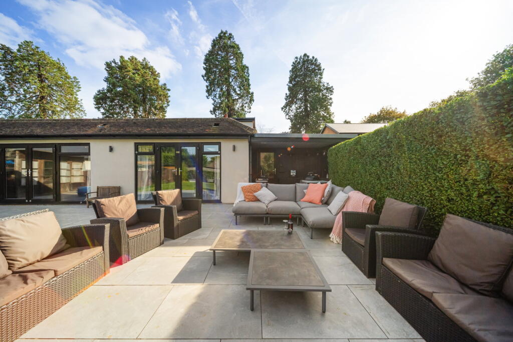 House in Tandridge, Chaldon - View 4