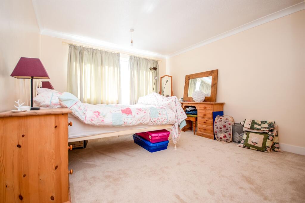 House in Desborough, North Northamptonshire - View 5