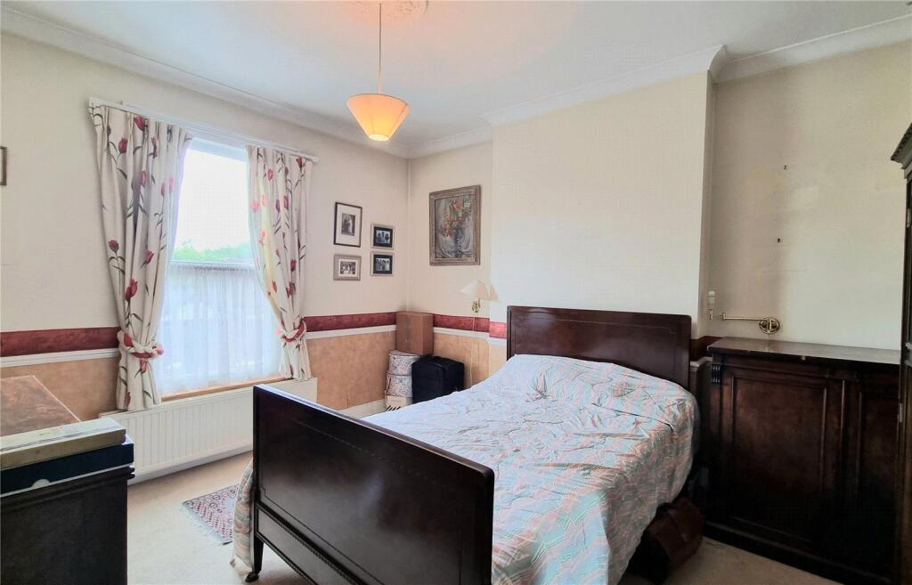 House in Dacorum, Hertfordshire - More
