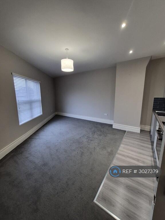 Apartment in Widnes, Halton - More