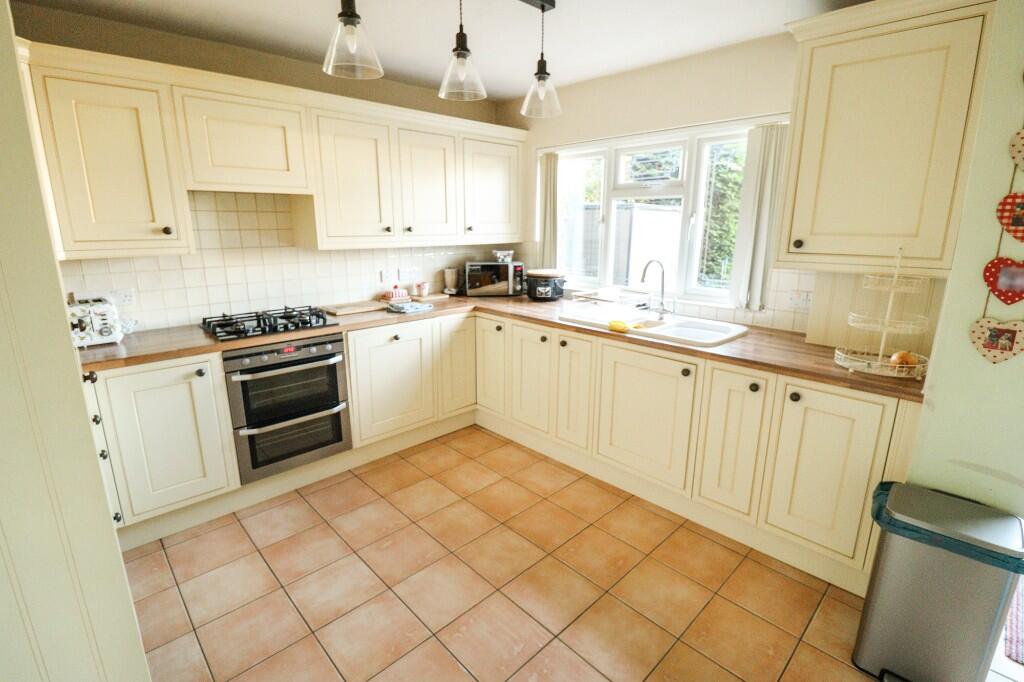 INGLEBY ROAD, Chadwell-St-Mary  photo 3