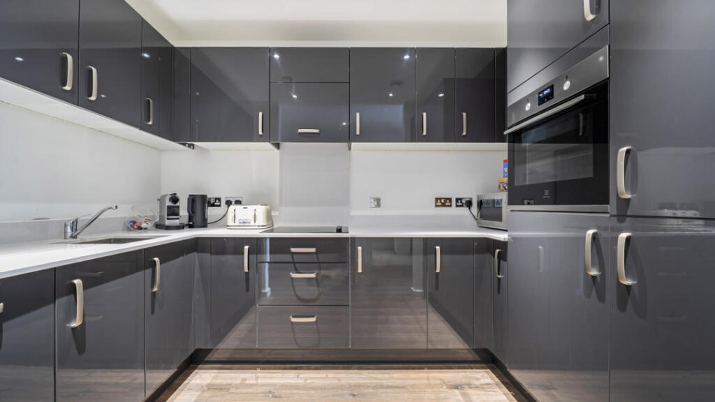Apartment in London - View 2
