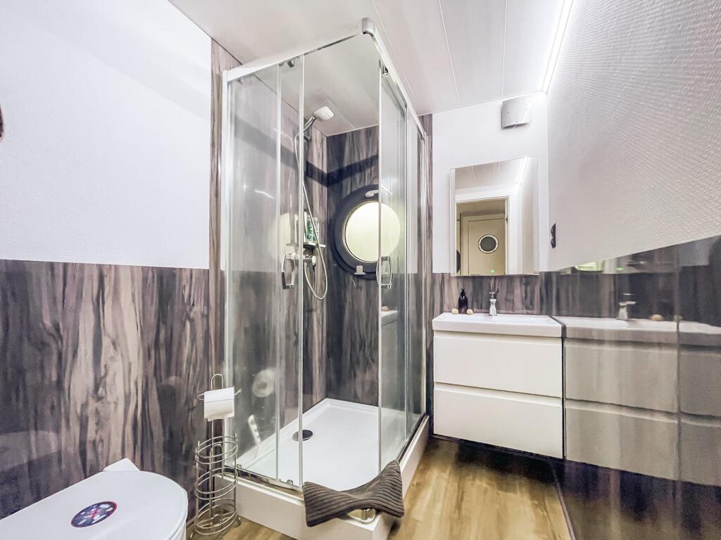 Apartment in Brighton - View 4