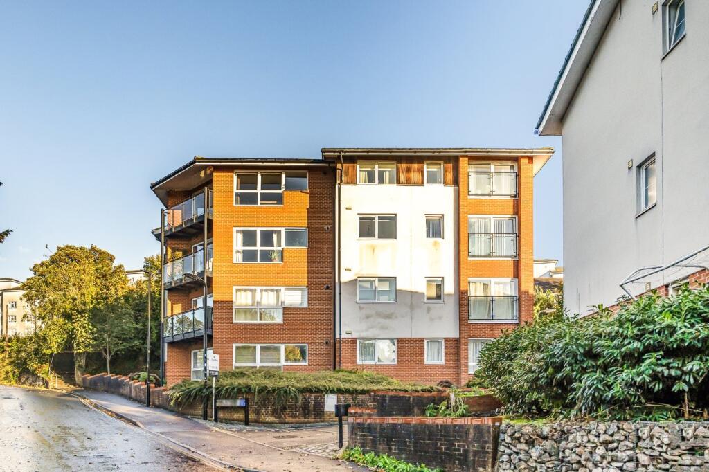 1-bed flat on Hill Street, Itchen, Southampton, Hampshire, SO19, £77,500