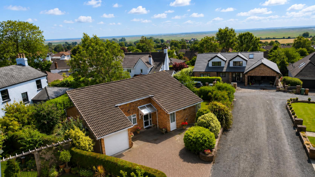 2-bed detached on Raby Close, Heswall, Wirral, £559,950
