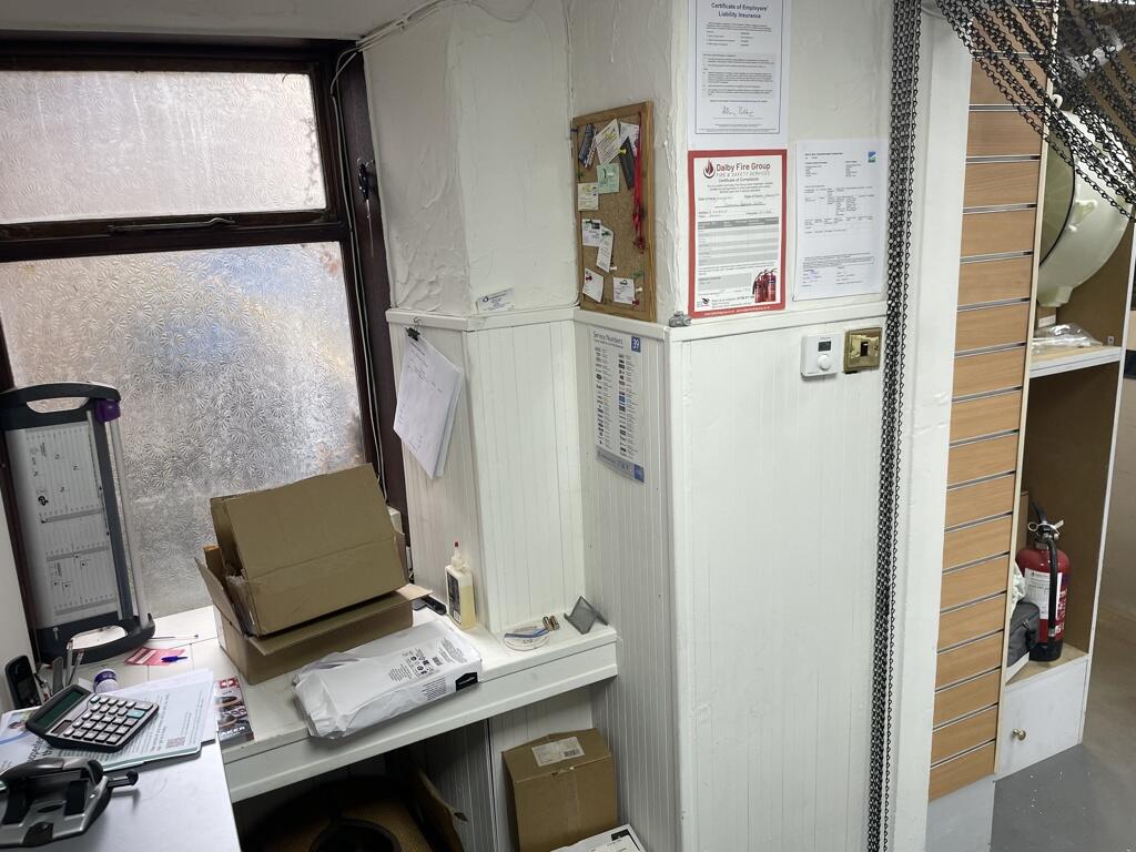 Photo 12