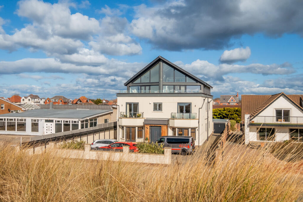 Main image of property: Flat 2, 94 North Promenade, Lytham St Annes FY8 2QP