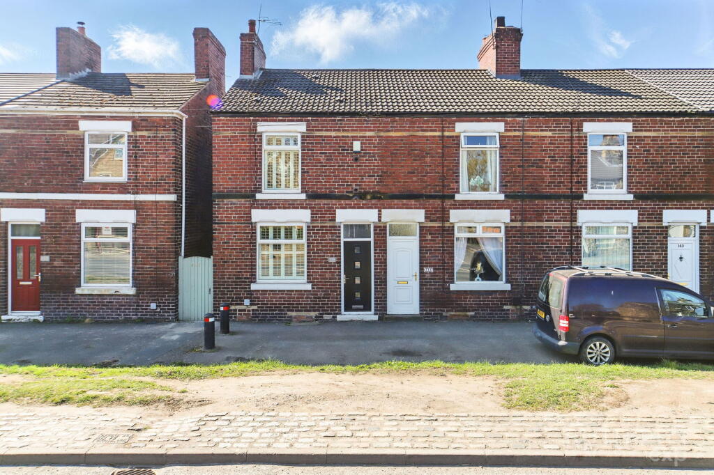 2-bed terraced on Wakefield Road, Ackworth, WF7, £165,000