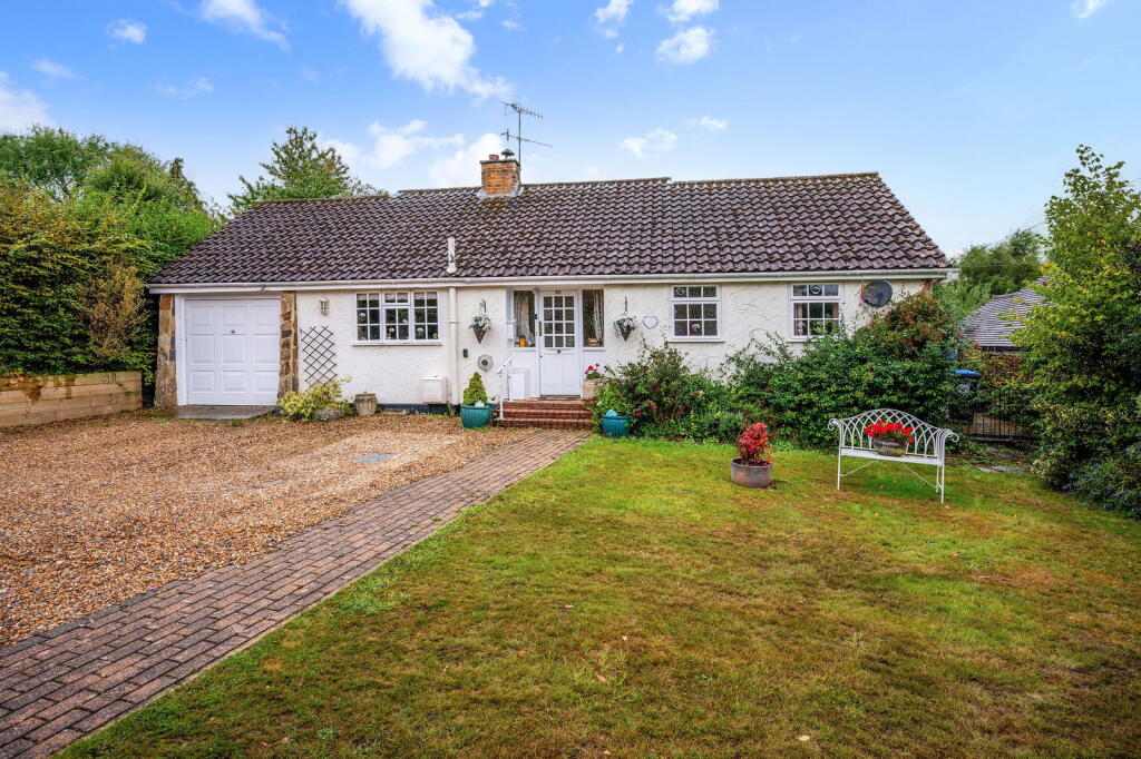 Main image of property: High Street, Dormansland, Lingfield, RH7 6PY