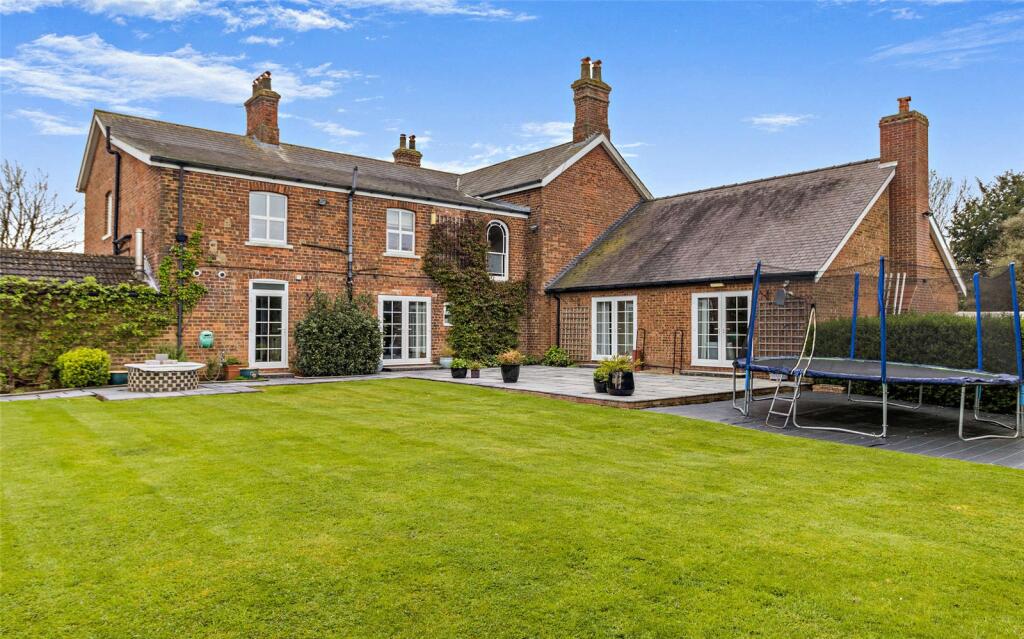 Main image of property: Kingsley, Ferry Road, Goxhill, Barrow-upon-Humber, DN19