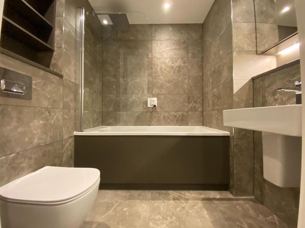 Apartment in Manchester, City Centre - View 5