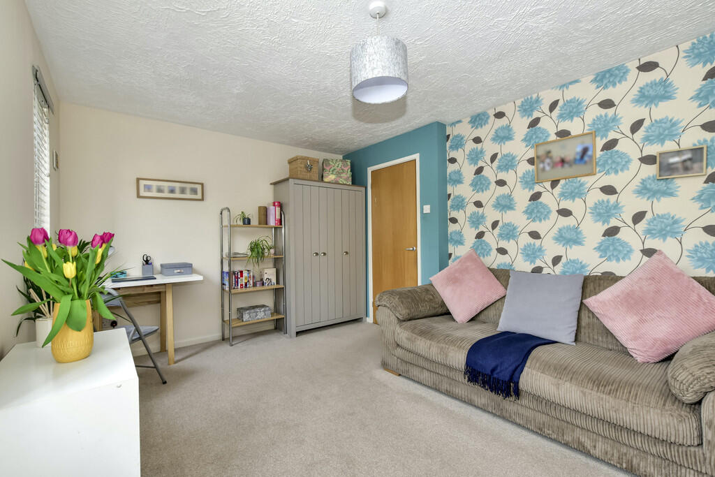 27, Osprey Close photo 3
