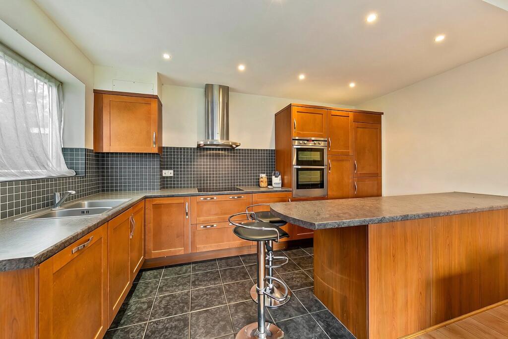 Apartment in London, East Twickenham, St Margarets - View 5