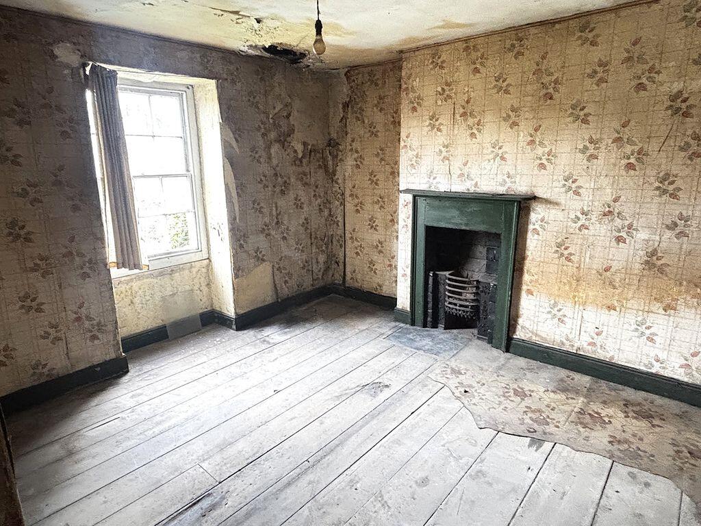 House in Newport - View 5