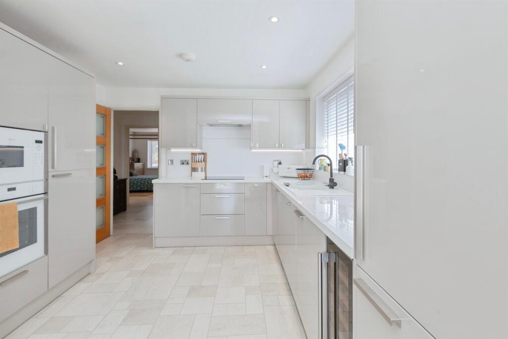 House in Harborough, Great Glen - More