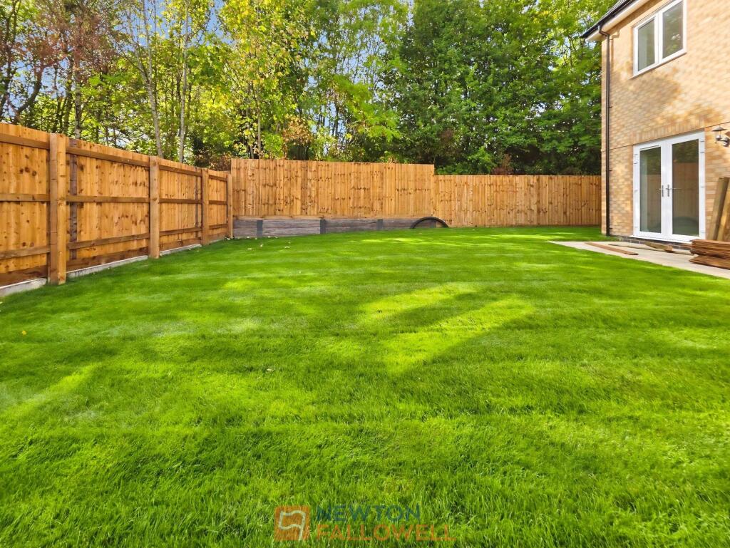 House in Mansfield, Nottinghamshire - View 5