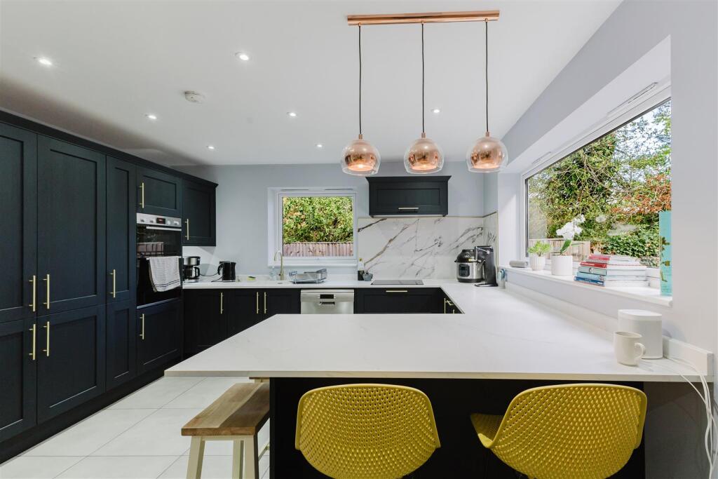 The Mallows, Ickenham, UB10 photo 2