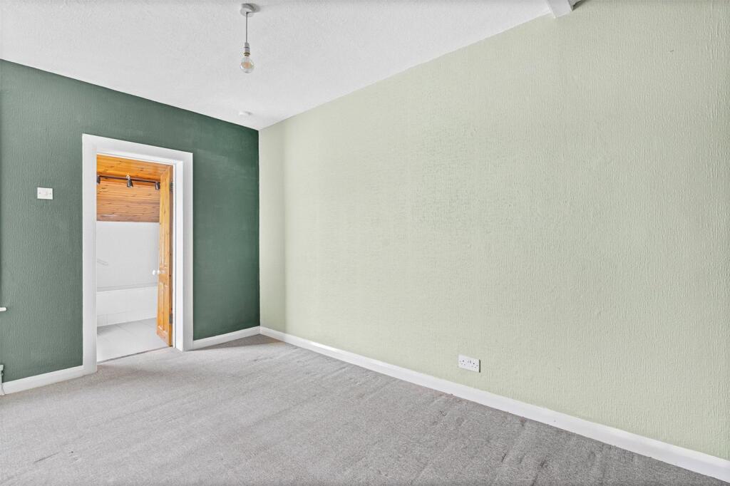 House in Watford - View 5