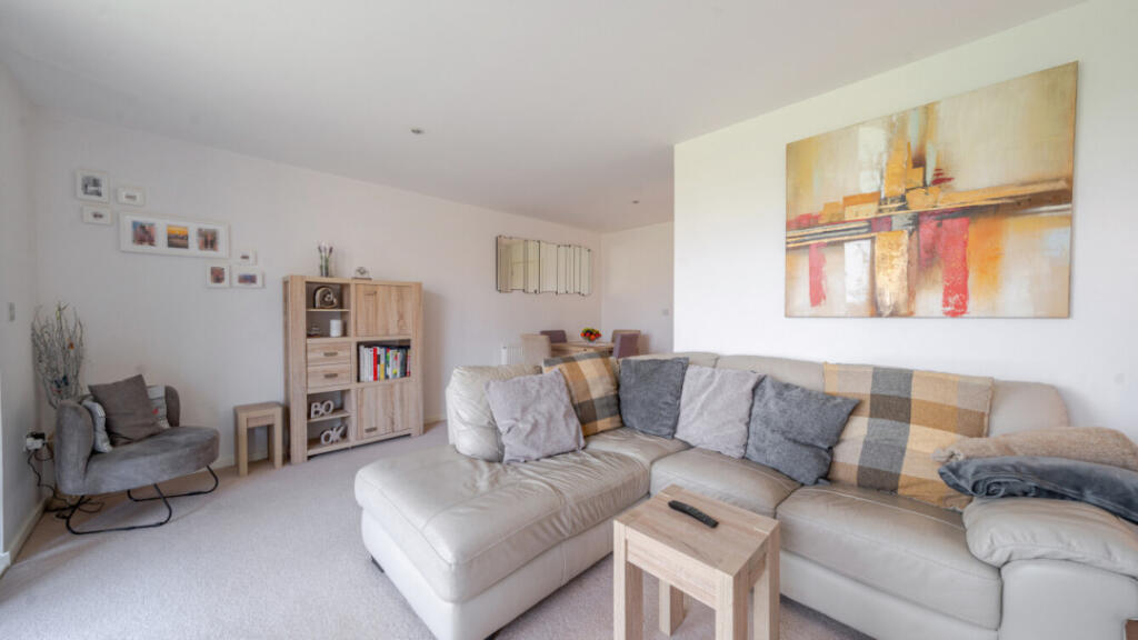 2-bed flat on Wyatt Court, W3 8FS, £520,000
