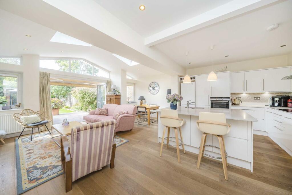 House in Twickenham - View 2