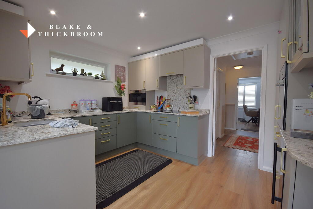 House in Frinton-on-Sea, Frinton and Walton - More
