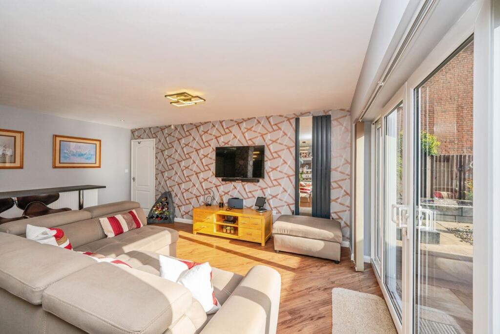 House in Stoke-on-Trent - View 4