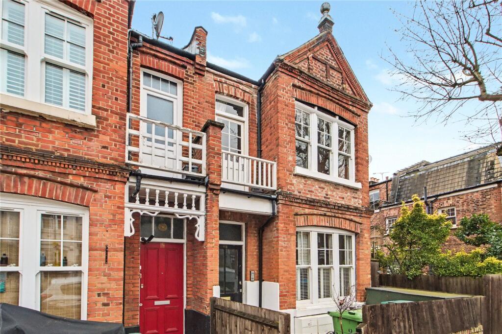Main image of property: Rathcoole Gardens, London, N8