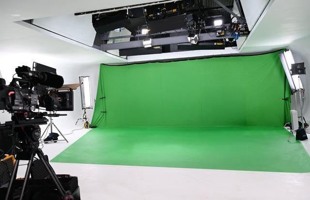 COURTYARD STUDIOS STUDIO B GREEN SCREEN.jpeg