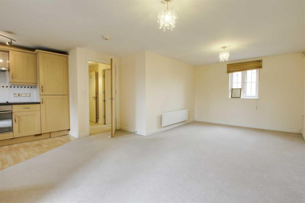 Apartment in Milton Keynes, Oxley Park, Shenley Church End - More