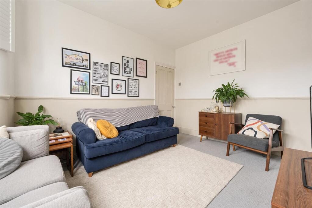 Apartment in London - More