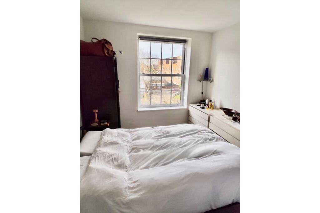 Prusom Street, London, E1W - View 4
