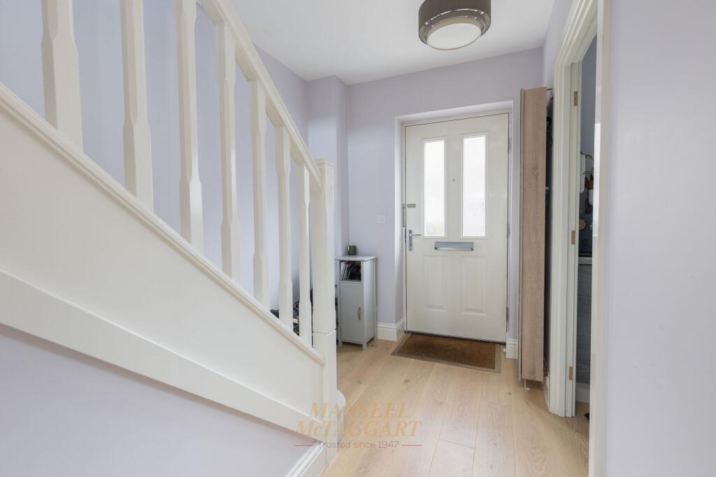 Charlbury Road, Crawley, RH10 - View 5