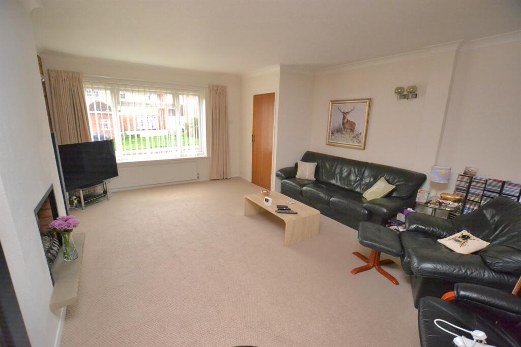 House in Chelmsford, Broomfield - View 5