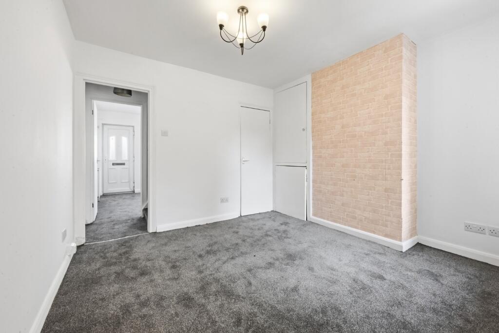 House in Gravesham, Rosherville, Perry Street - View 5