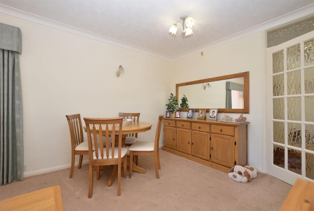 Fabulous, turn-key bungalow on Ashwicken Road photo 3