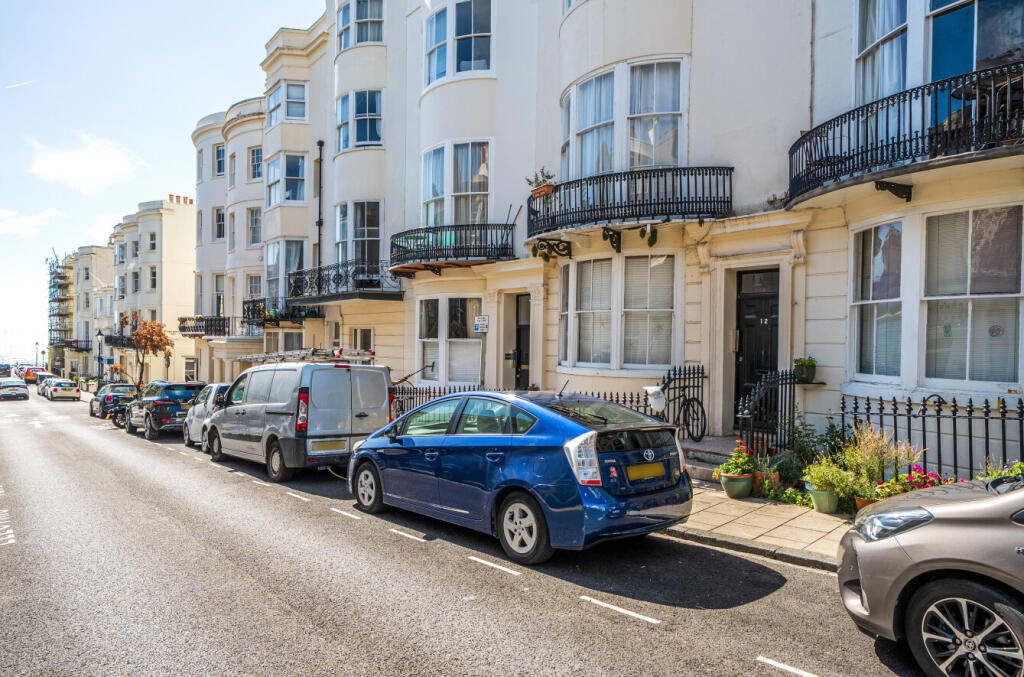 Apartment in Hove, Brunswick - View 2