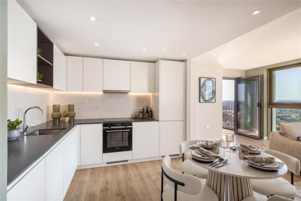 Apartment in London, St John's Estate, Isle of Dogs - View 3