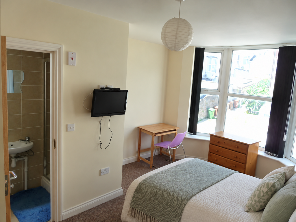 Main image of property: 64 Salisbury Road