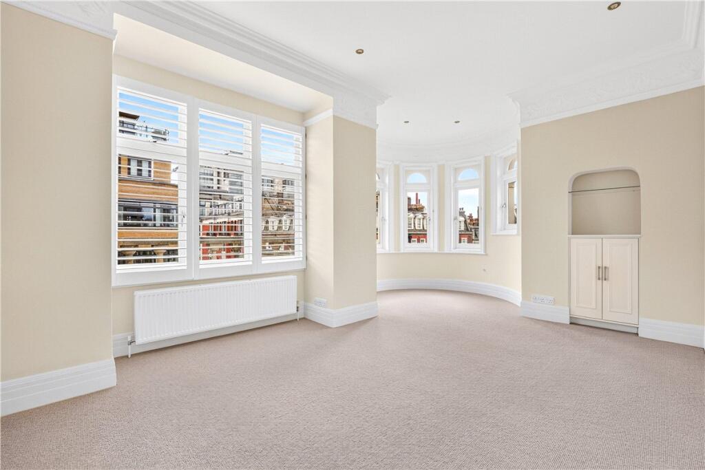 Apartment in London - View 3