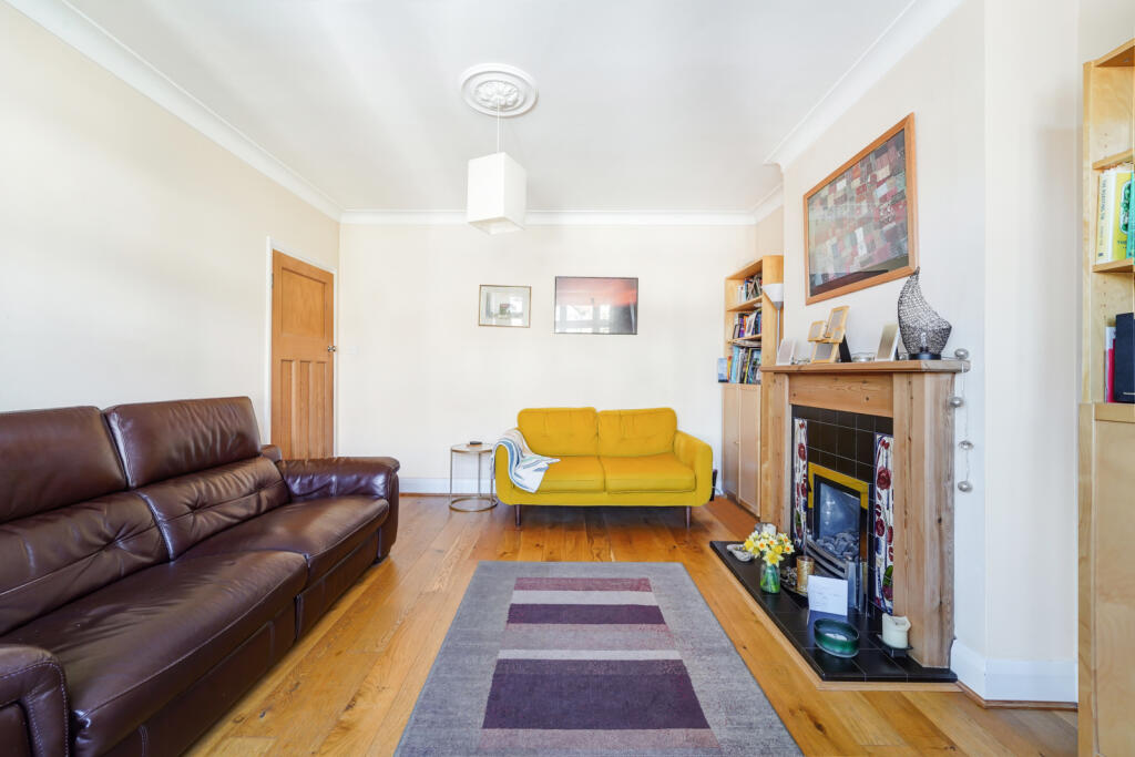 Hillcross Avenue, Morden, SM4 photo 4