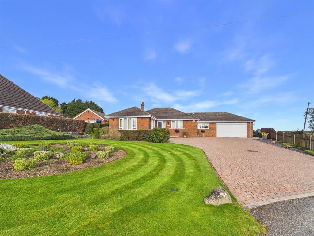 4-bed detached on Buttgate, Grainthorpe, Louth, £425,000