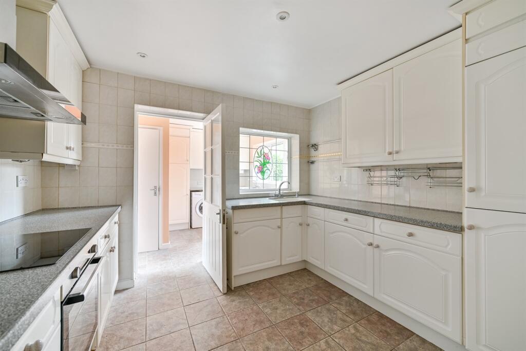 House in Reading, Tilehurst - View 5